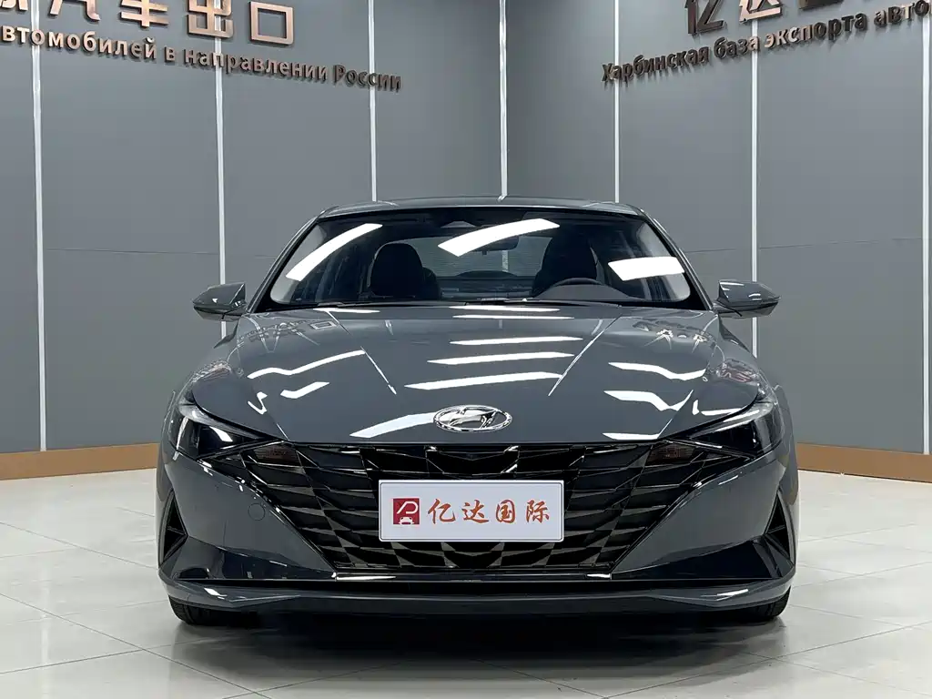 Hyundai Elantra — фото 2