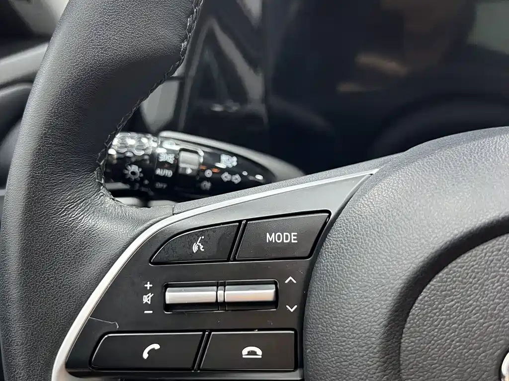 Hyundai Elantra — фото 11