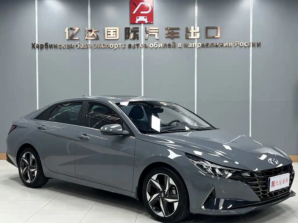 Hyundai Elantra — фото 3