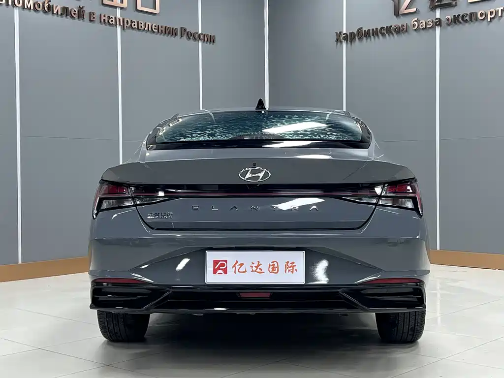 Hyundai Elantra — фото 5