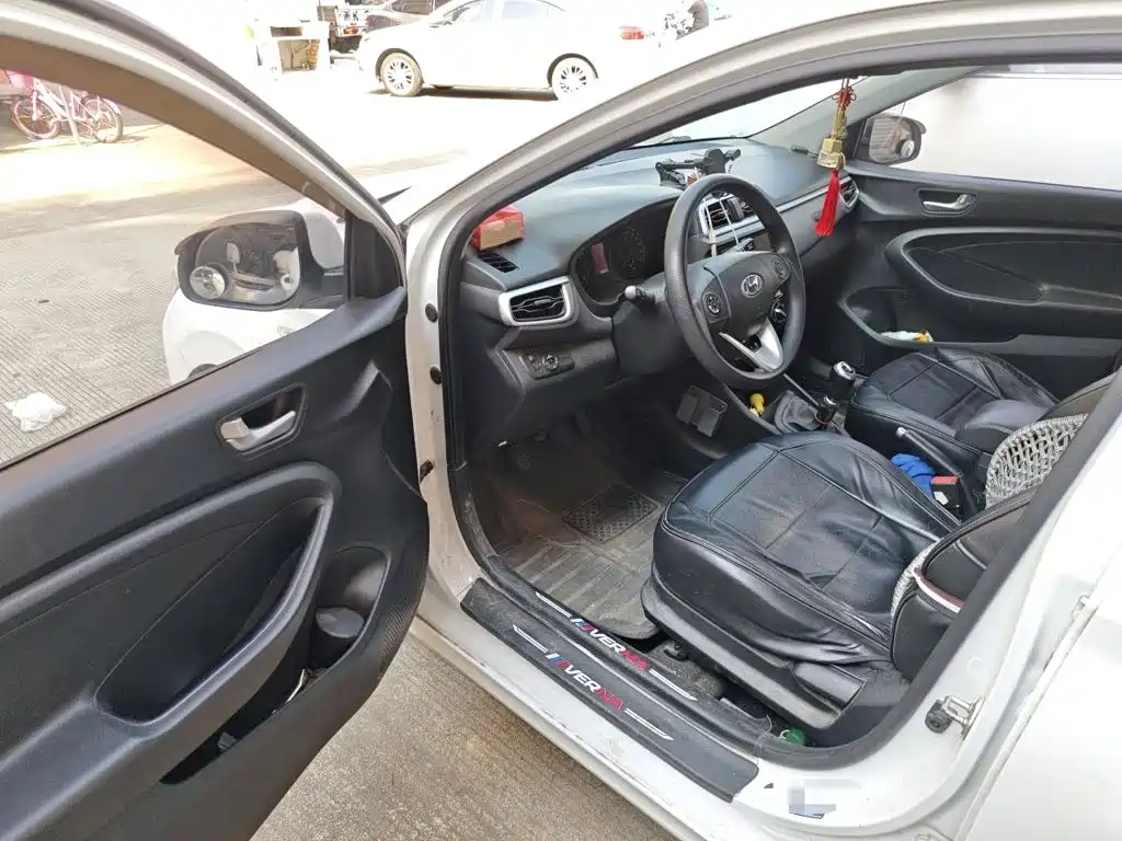 Hyundai Verna — фото 14