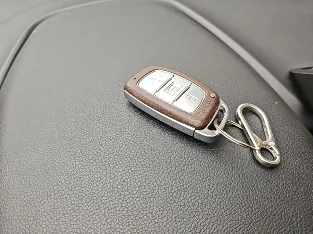 Hyundai Elantra — фото 9