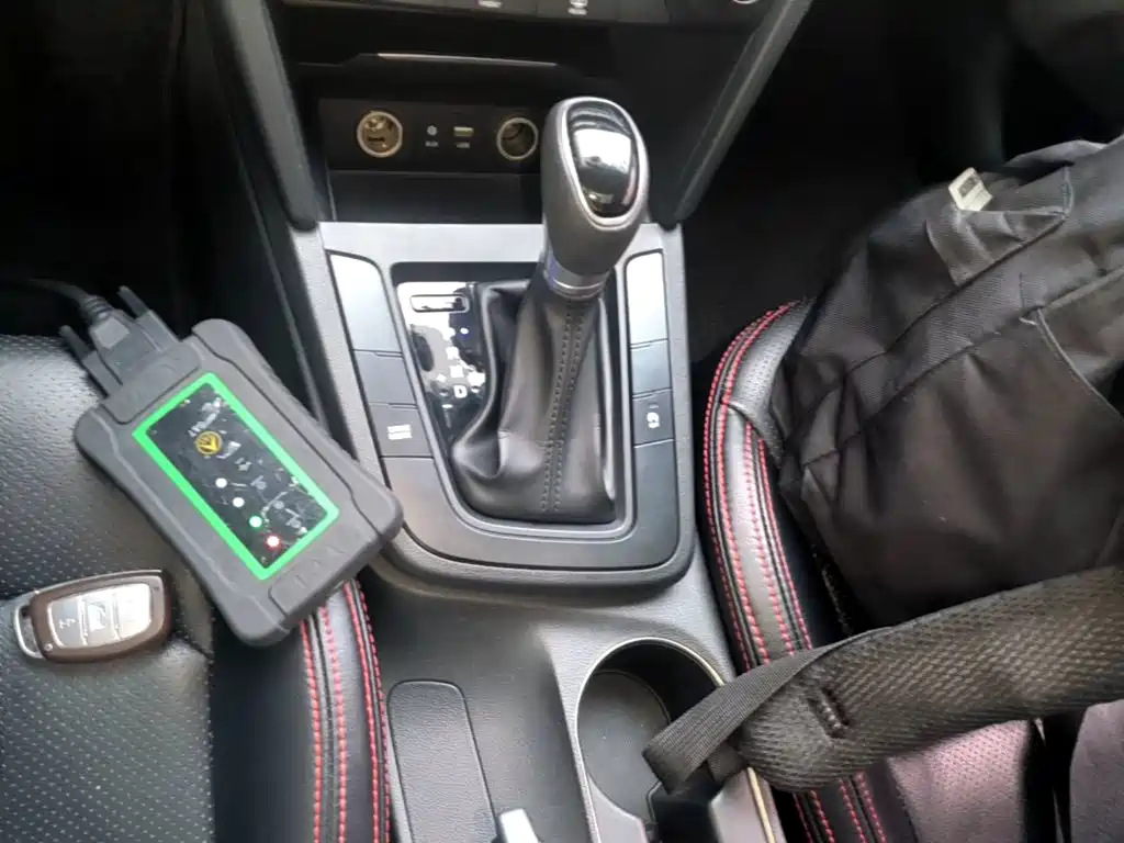 Hyundai Elantra — фото 14