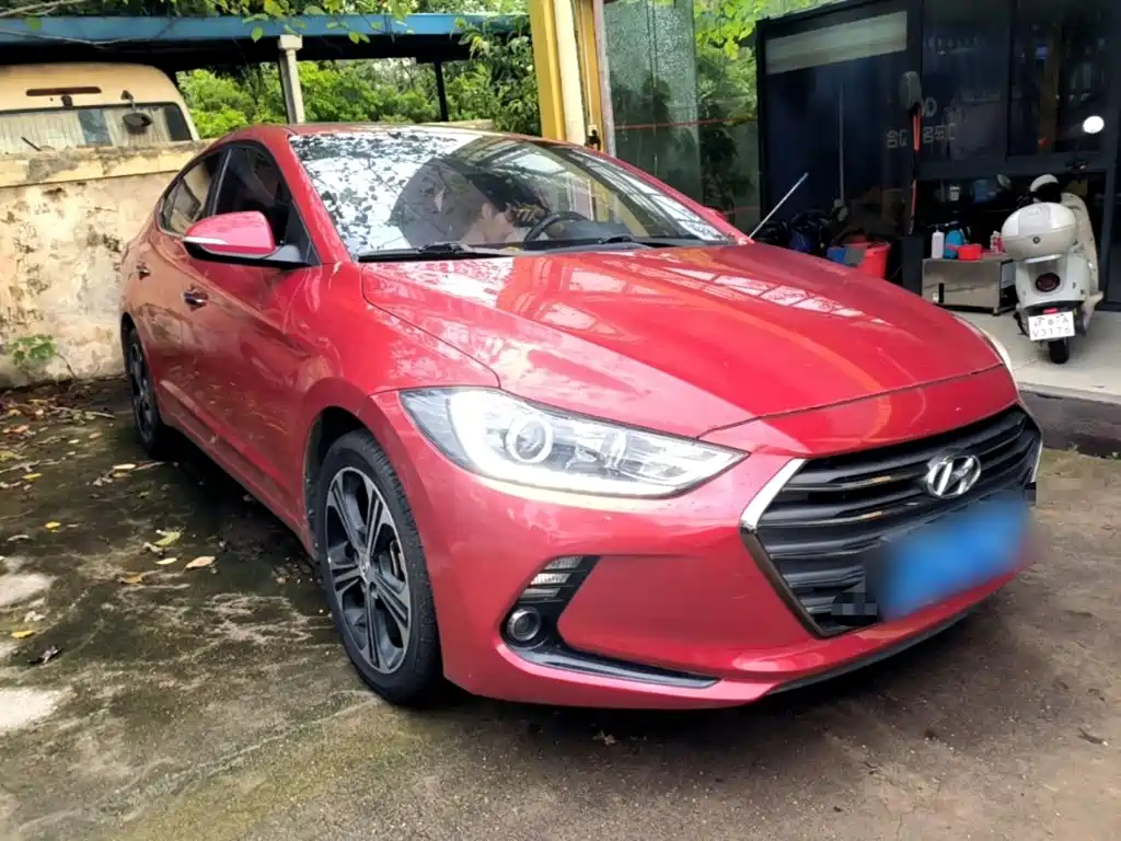 Hyundai Elantra — фото 4