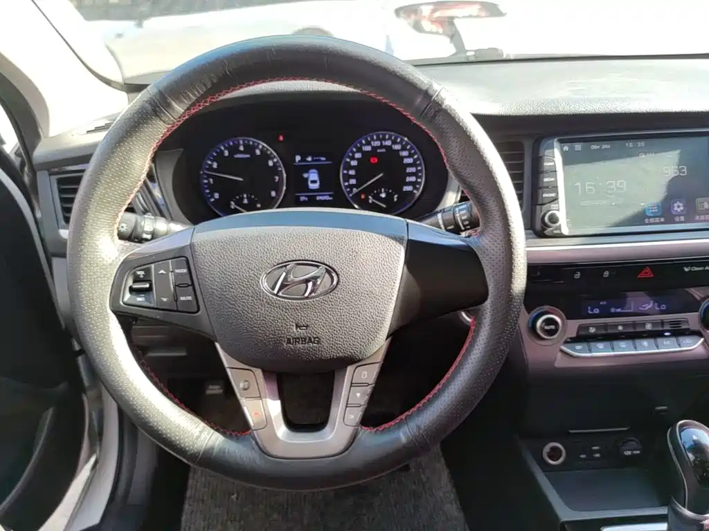 Hyundai Mistra — фото 11