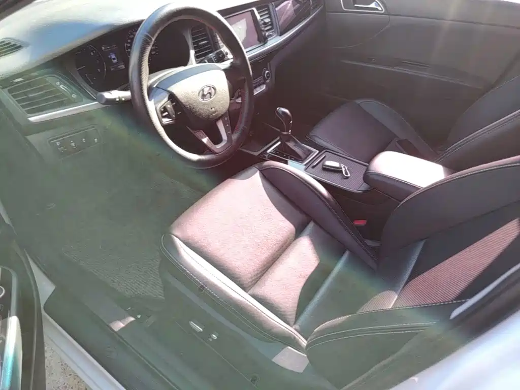 Hyundai Mistra — фото 16