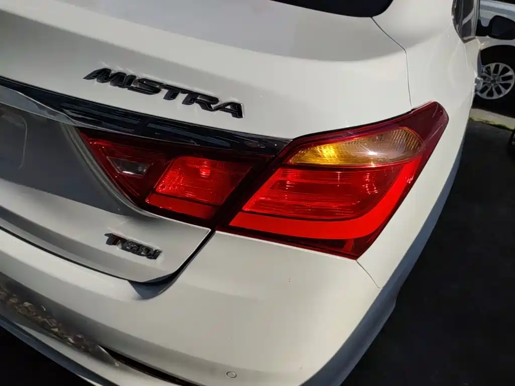 Hyundai Mistra — фото 8