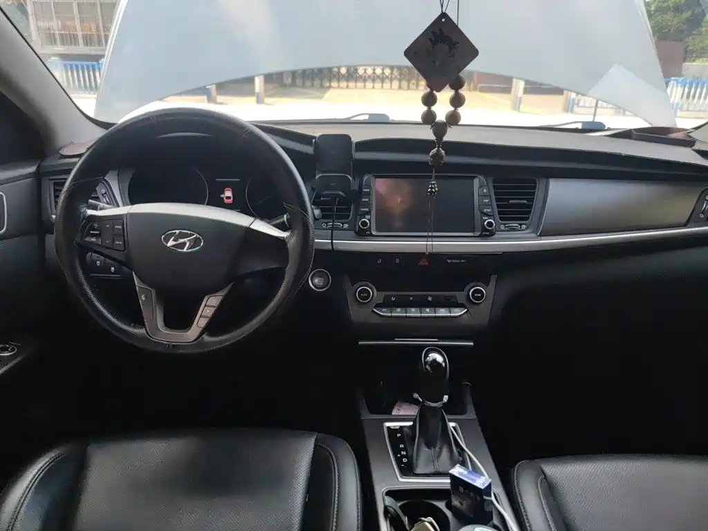 Hyundai Mistra — фото 13