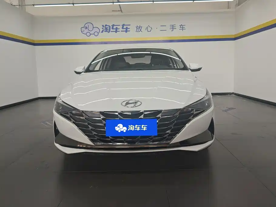 Hyundai Elantra — фото 2