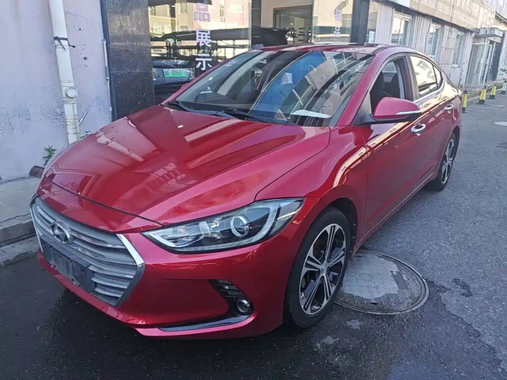 Hyundai Elantra — фото 2