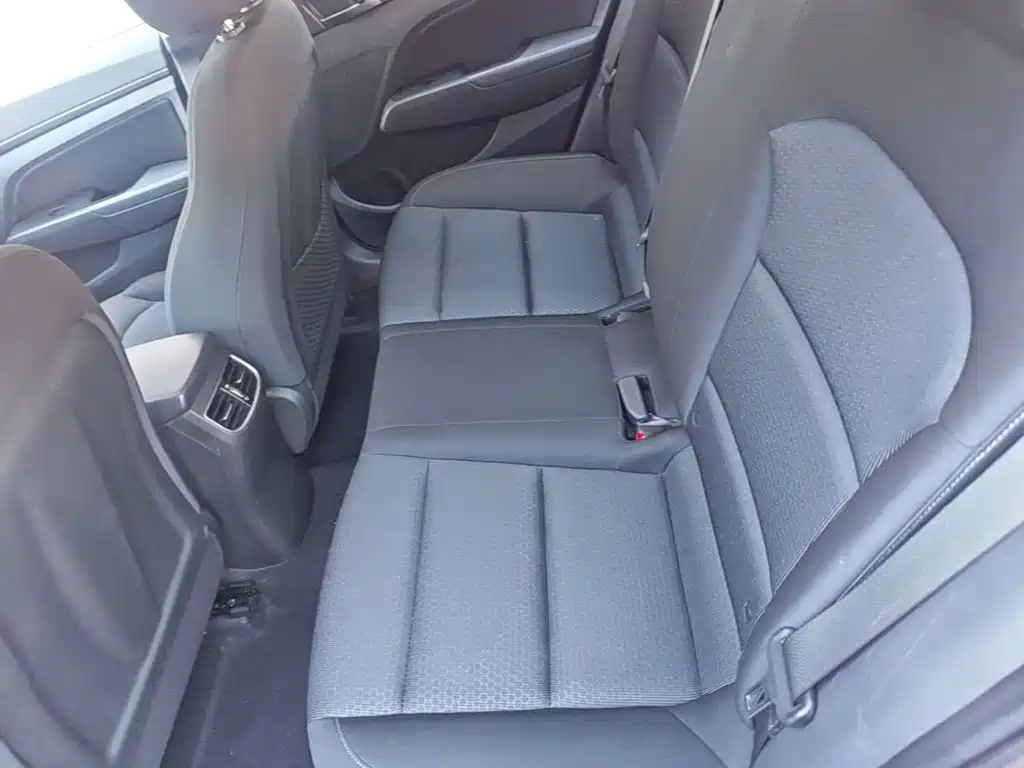 Hyundai Elantra — фото 17