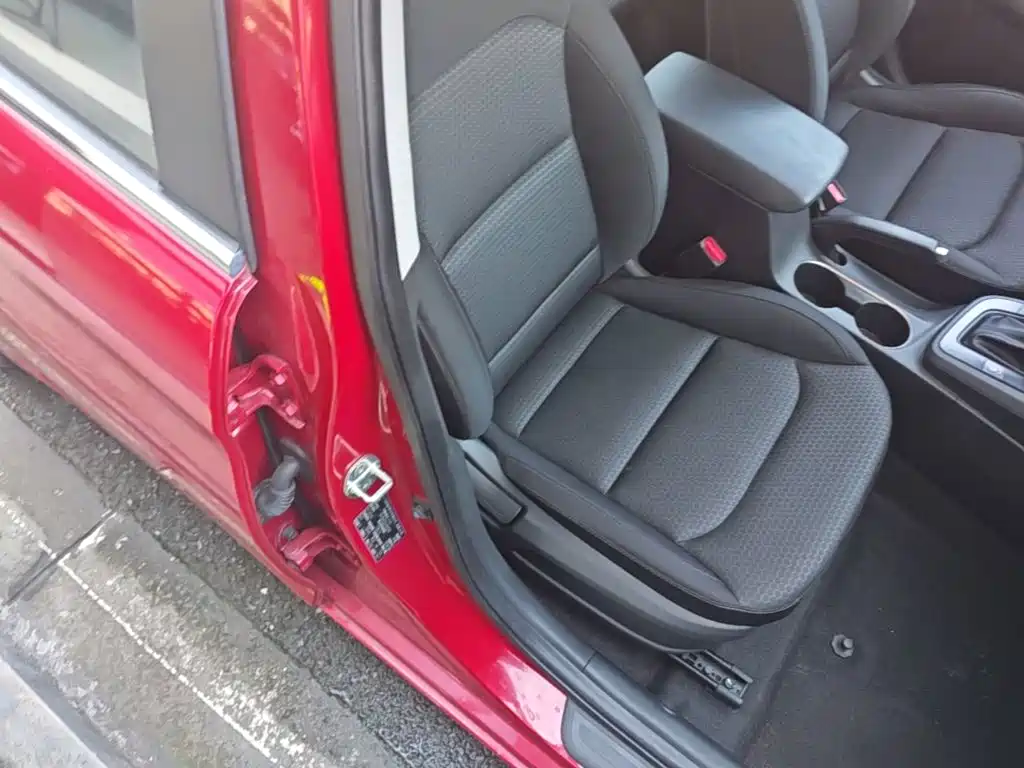 Hyundai Elantra — фото 25