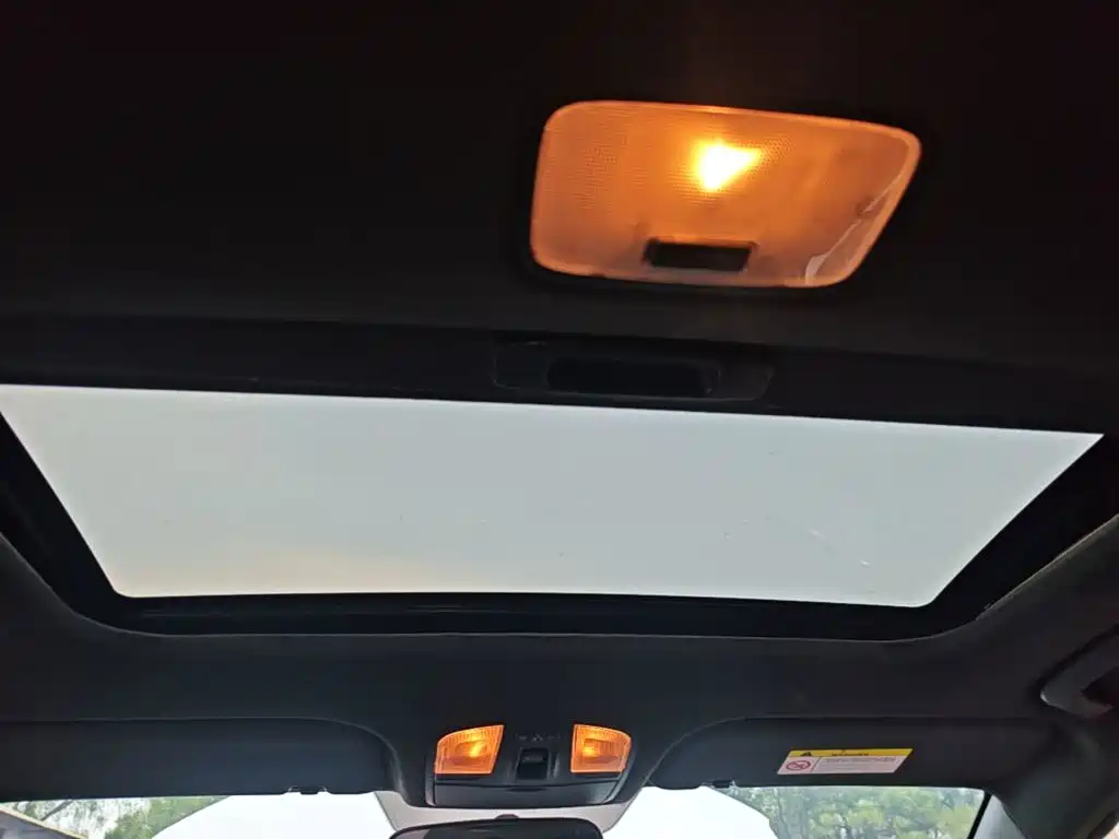 Hyundai Elantra — фото 18