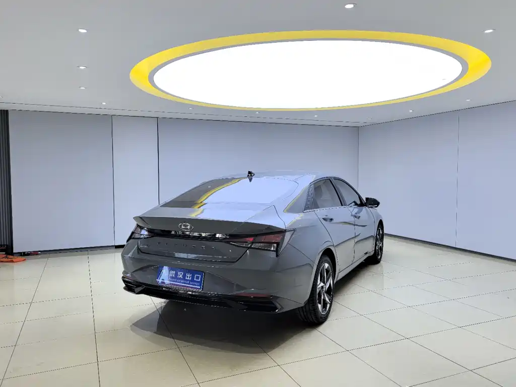 Hyundai Elantra — фото 4
