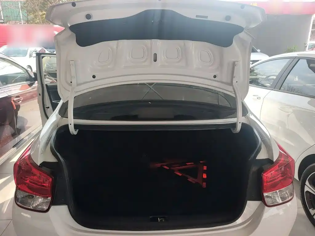 Hyundai Verna — фото 15