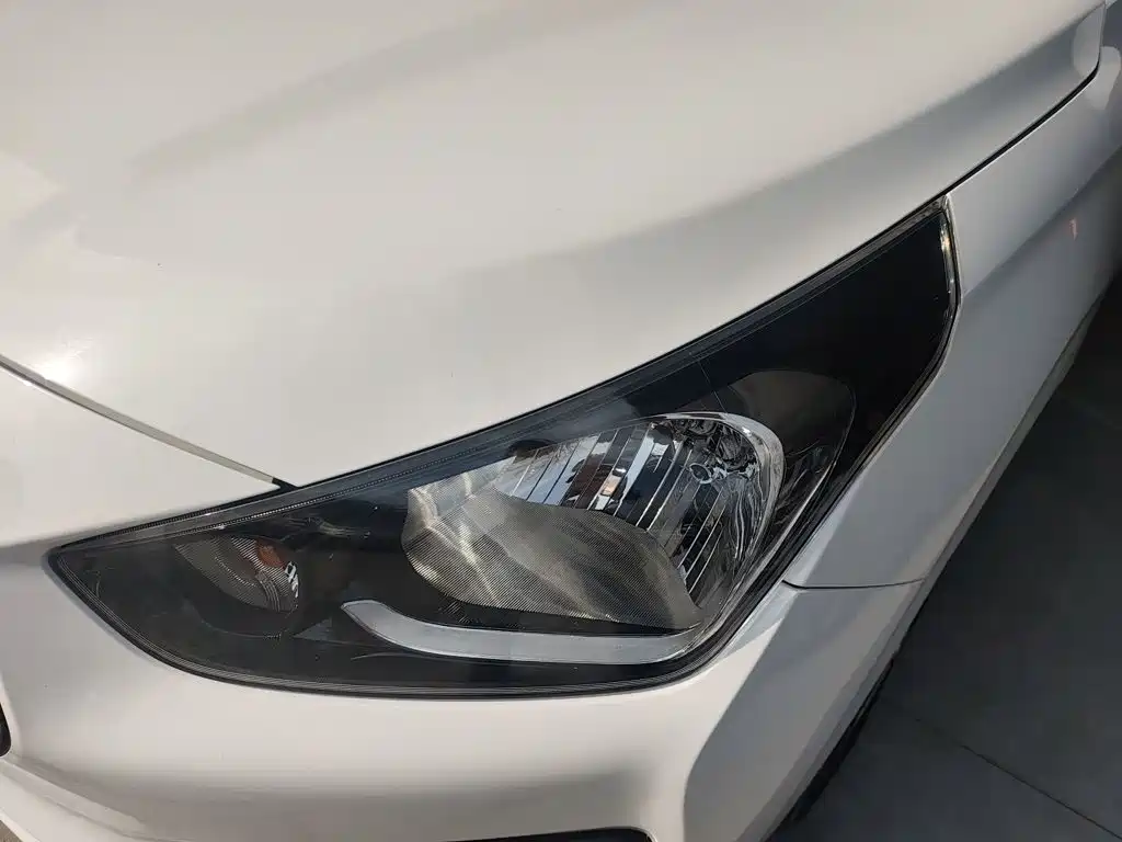 Hyundai Verna — фото 18