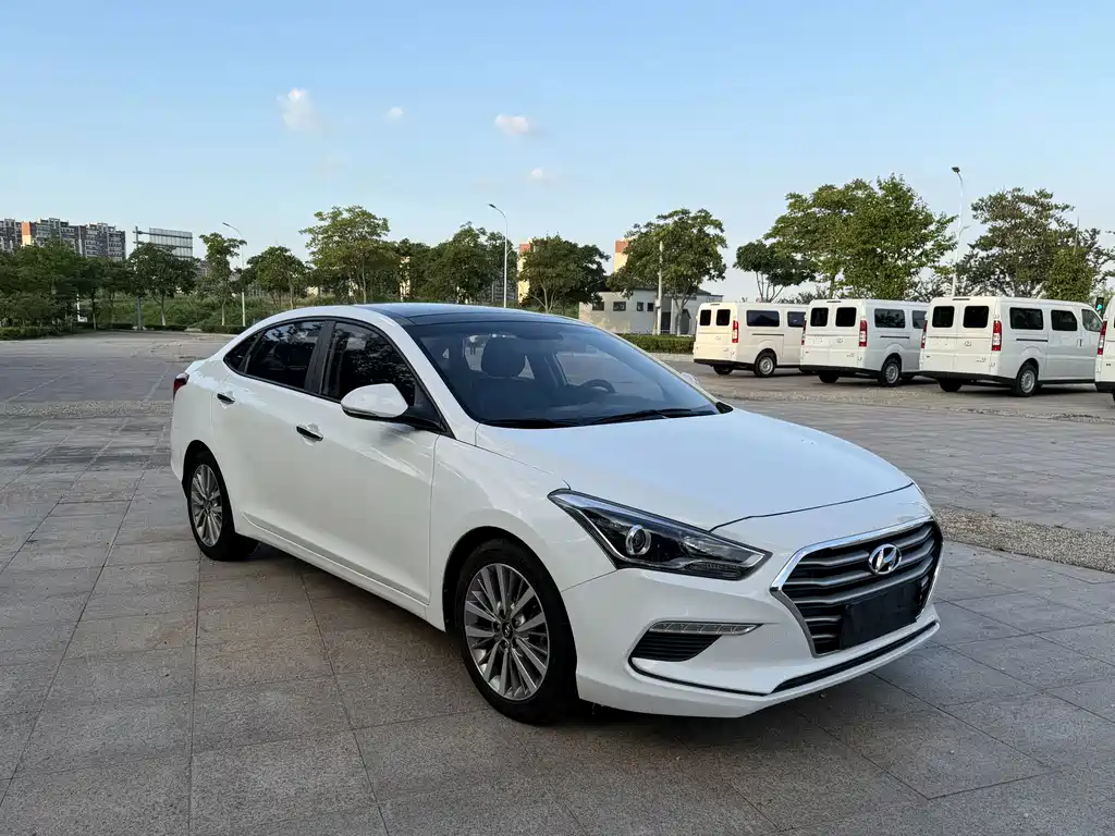 Hyundai Mistra — фото 3