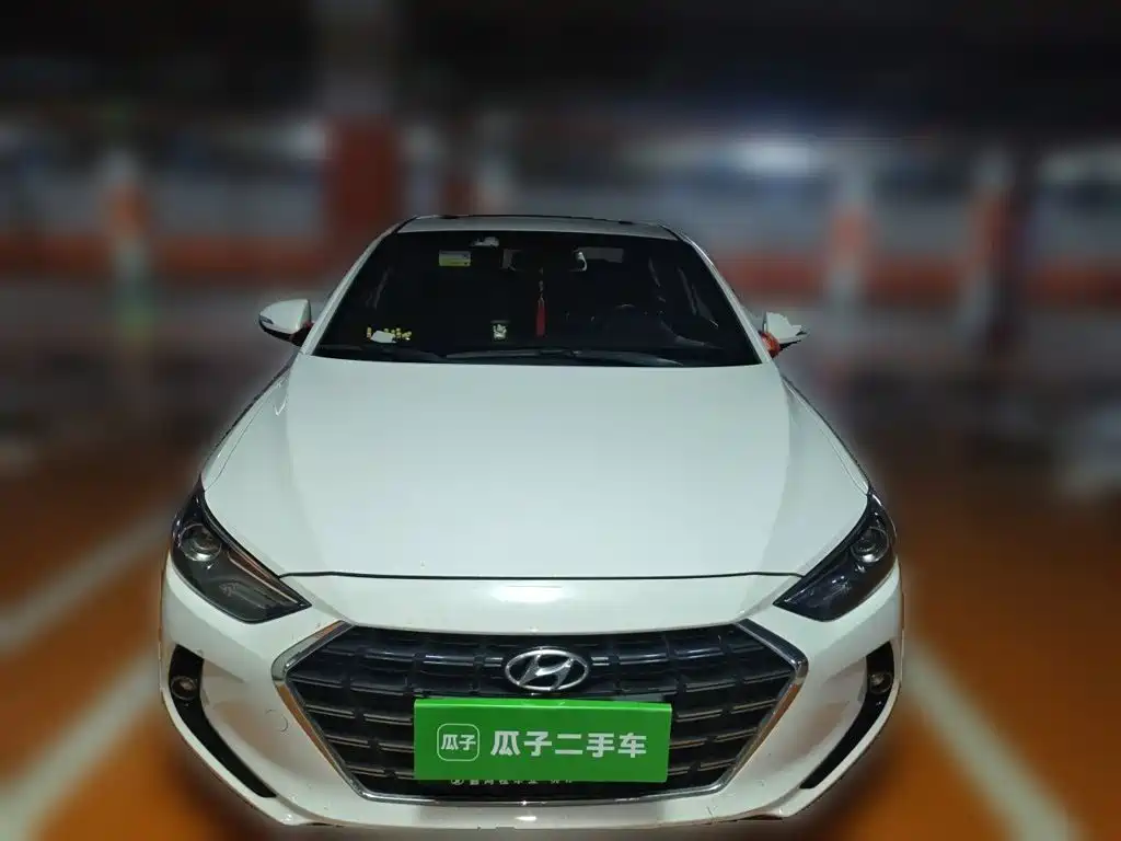 Hyundai Elantra — фото 24