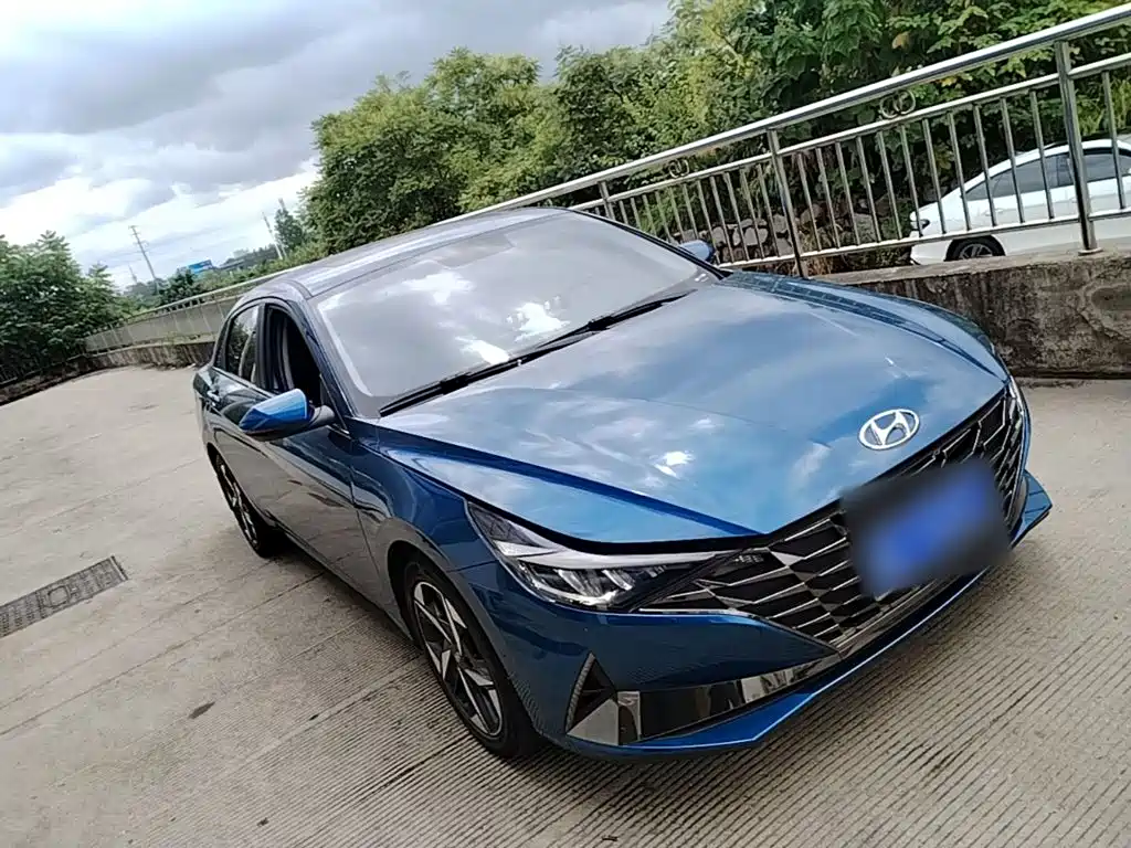 Hyundai Elantra — фото 4