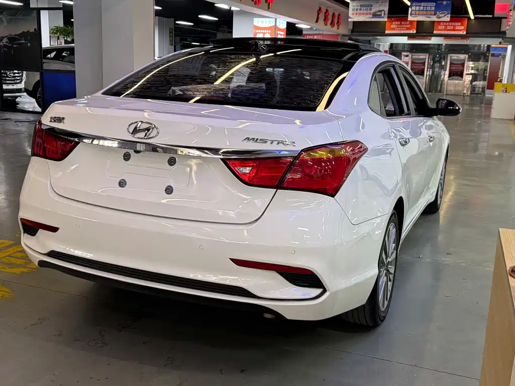 Hyundai Mistra — фото 6
