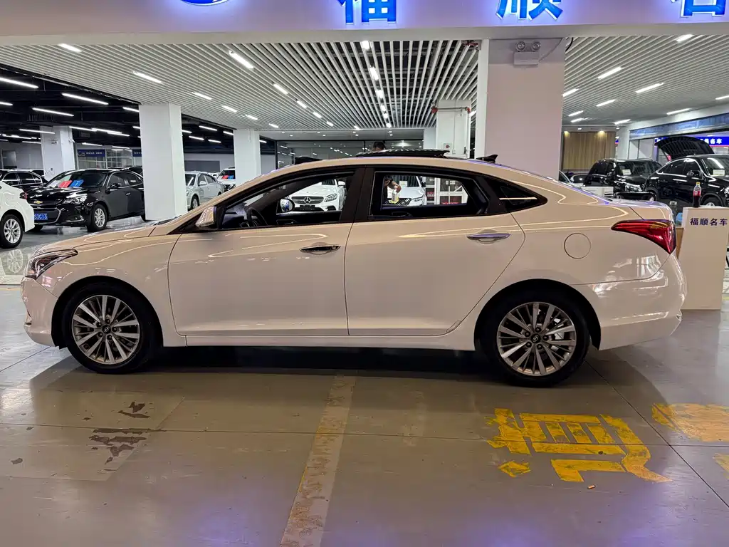 Hyundai Mistra — фото 9
