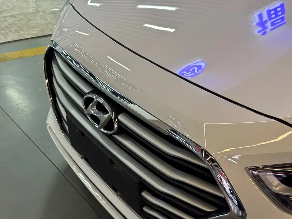 Hyundai Mistra — фото 10