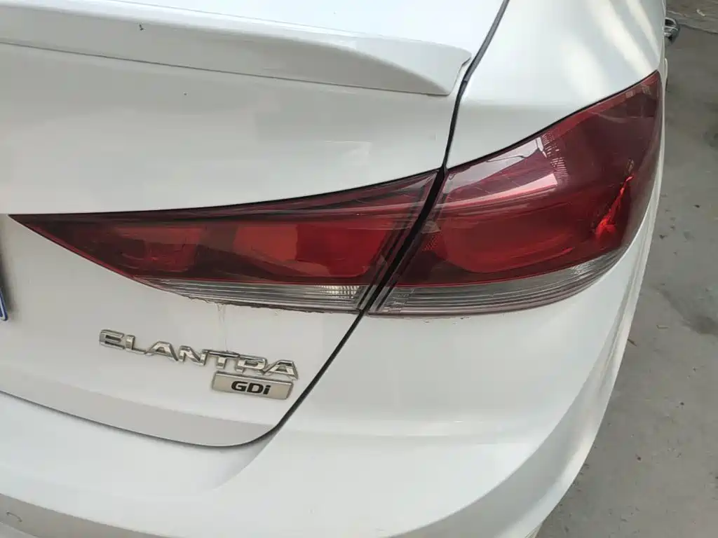 Hyundai Elantra — фото 8