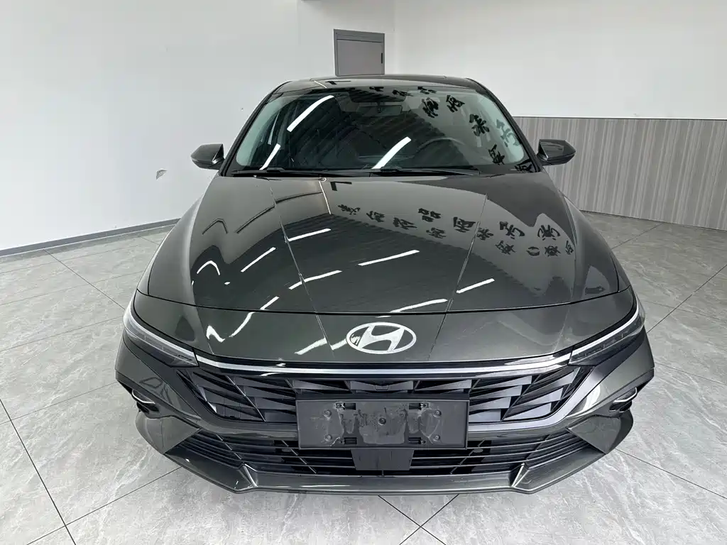Hyundai Elantra — фото 2