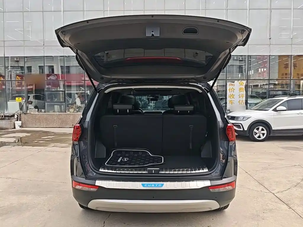 Hyundai Custo — фото 19