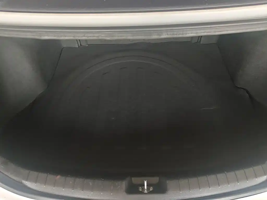 Hyundai Elantra — фото 19