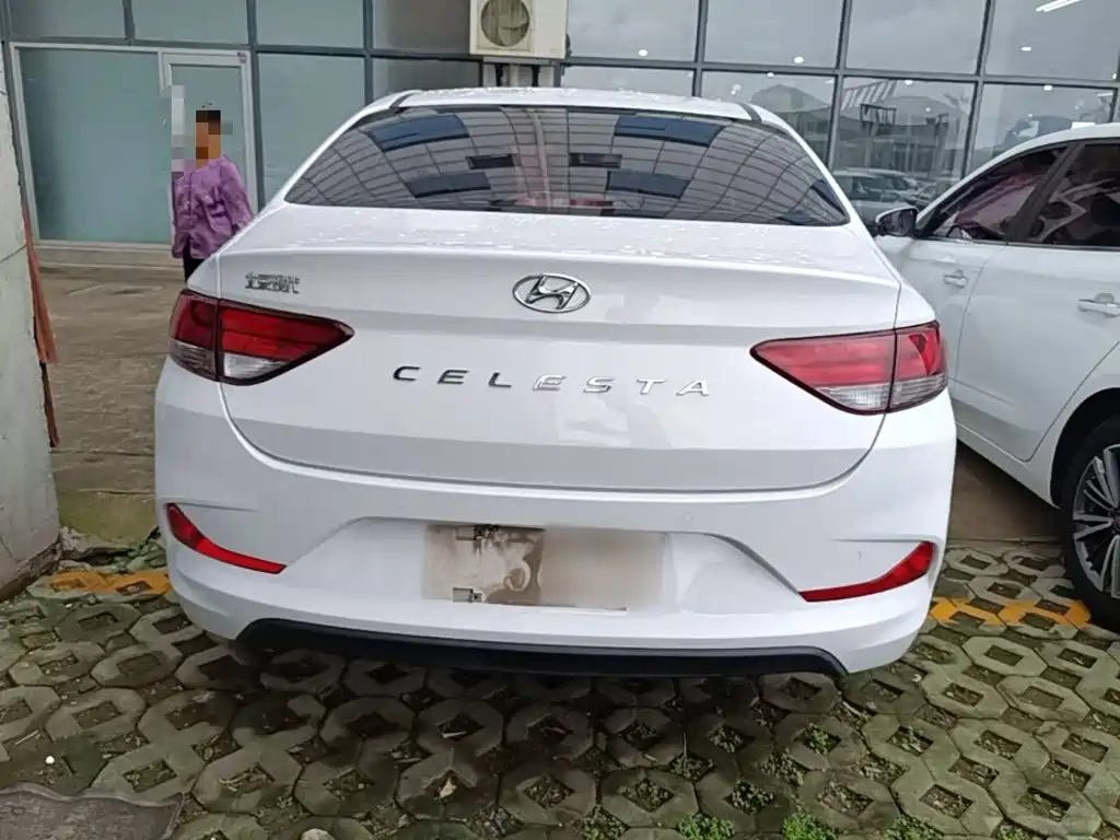 Hyundai Elantra — фото 6