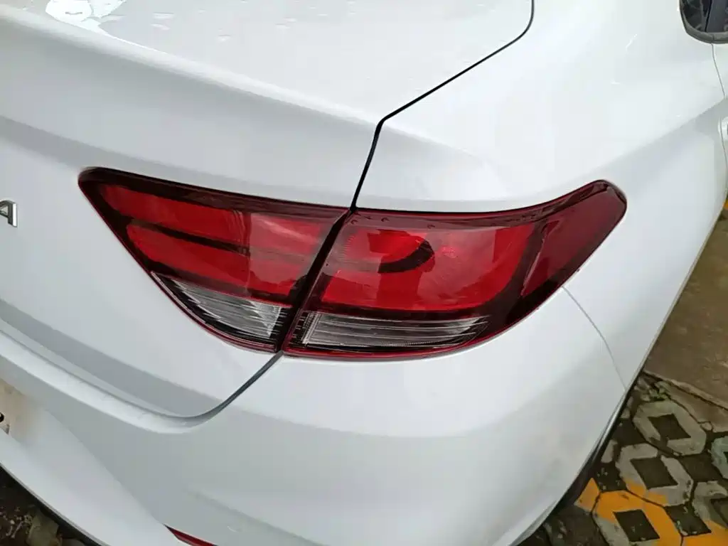 Hyundai Elantra — фото 8