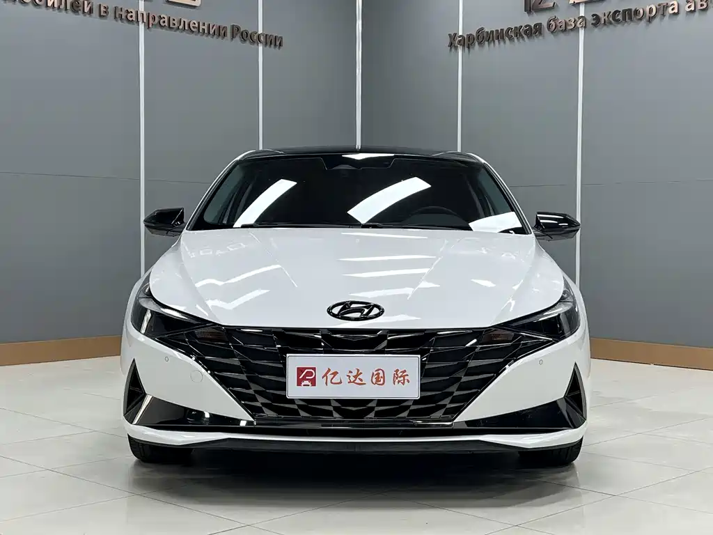 Hyundai Elantra — фото 2