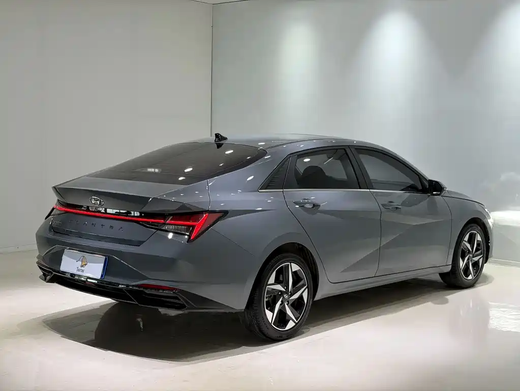 Hyundai Elantra — фото 6
