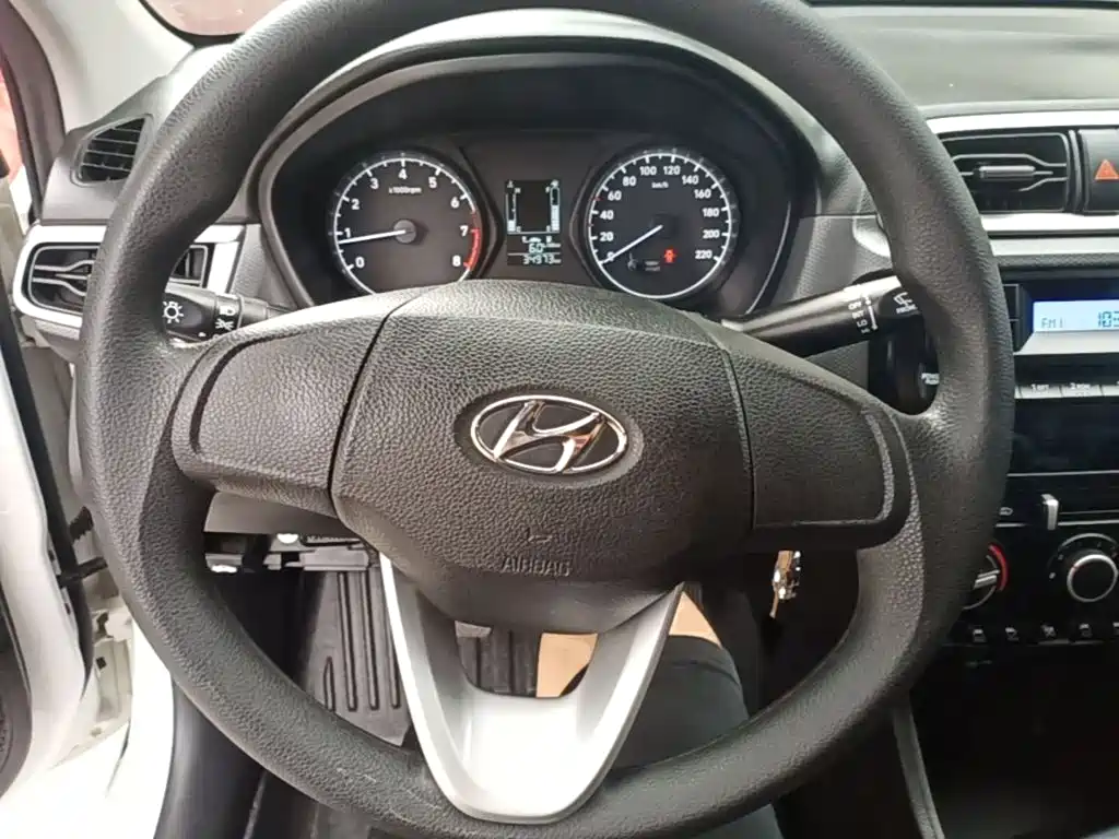 Hyundai Verna — фото 11