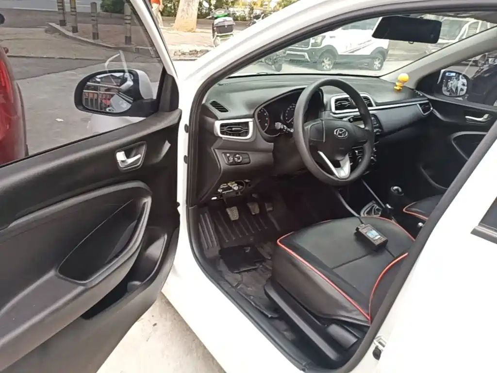Hyundai Verna — фото 16