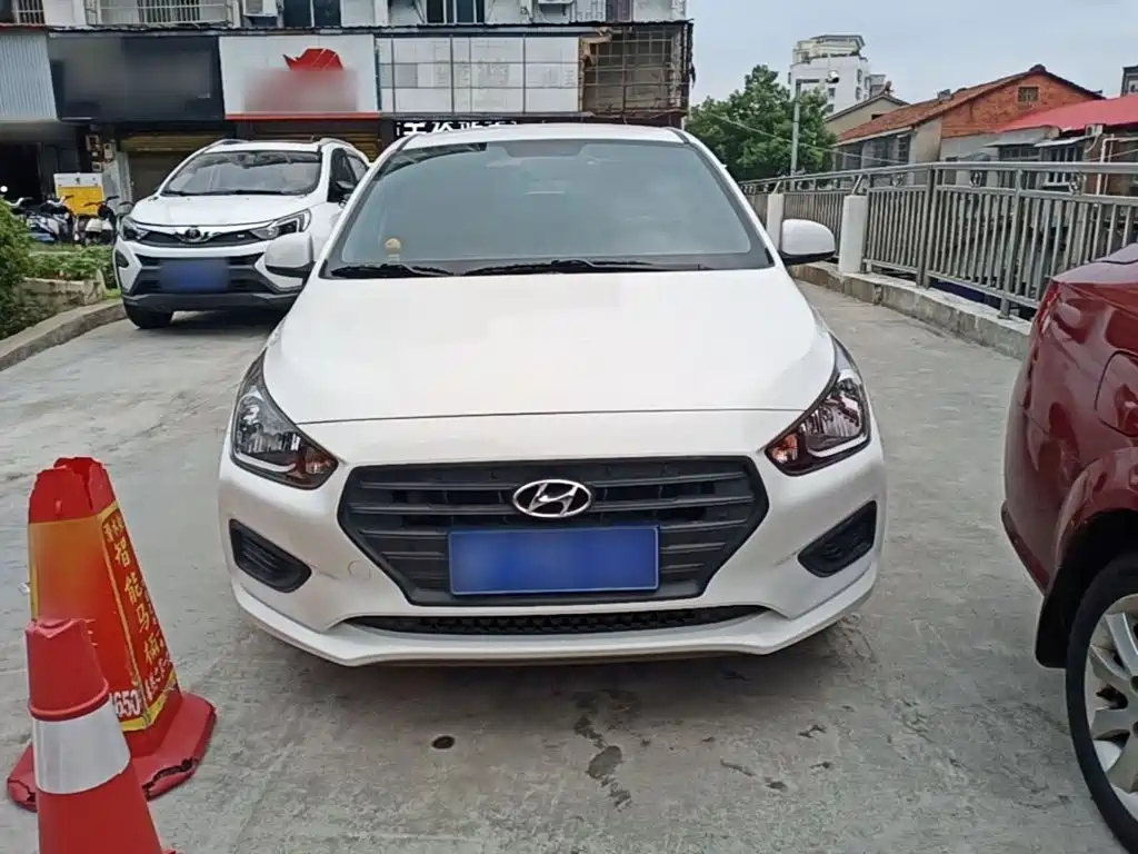Hyundai Verna — фото 3