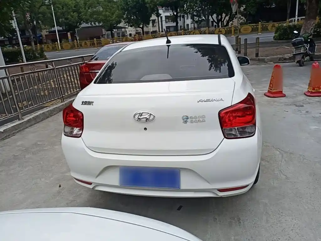 Hyundai Verna — фото 6
