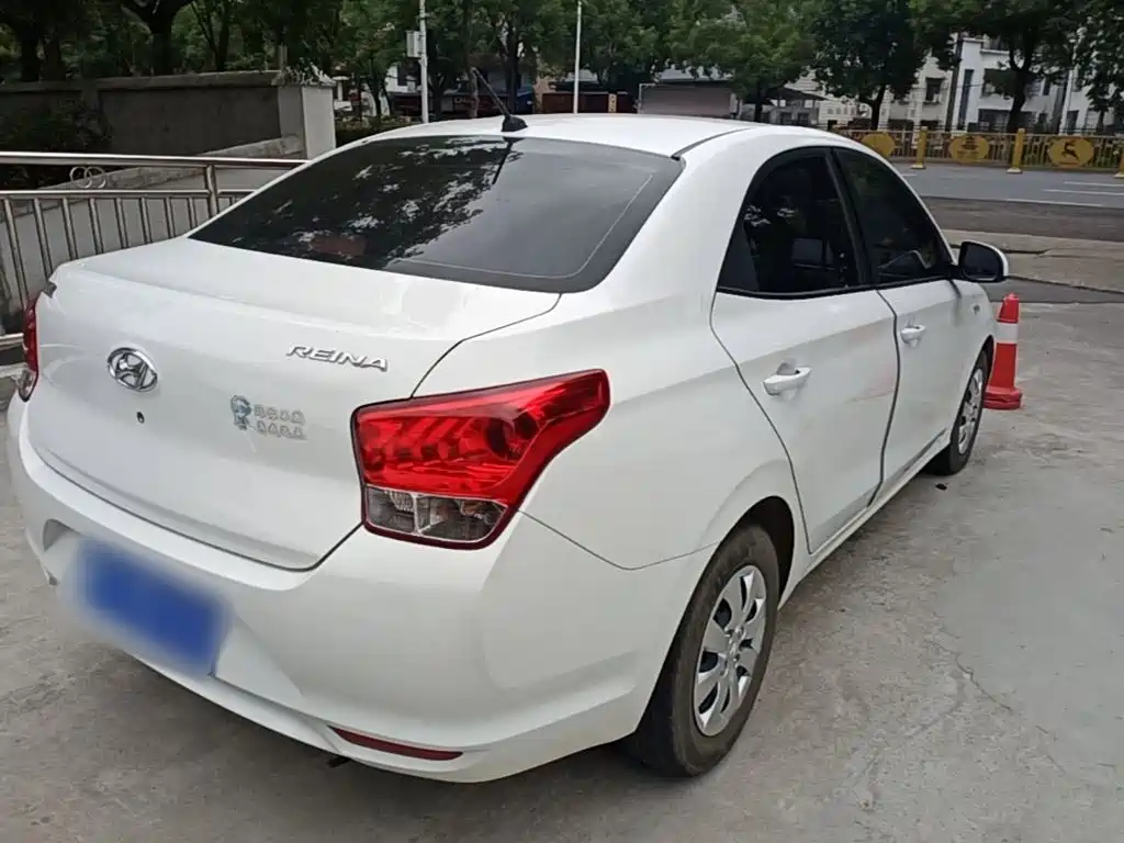 Hyundai Verna — фото 7