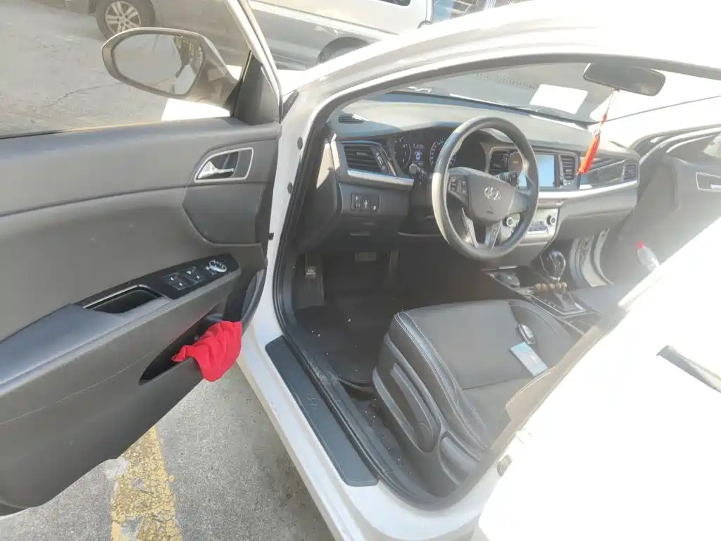 Hyundai Mistra — фото 14