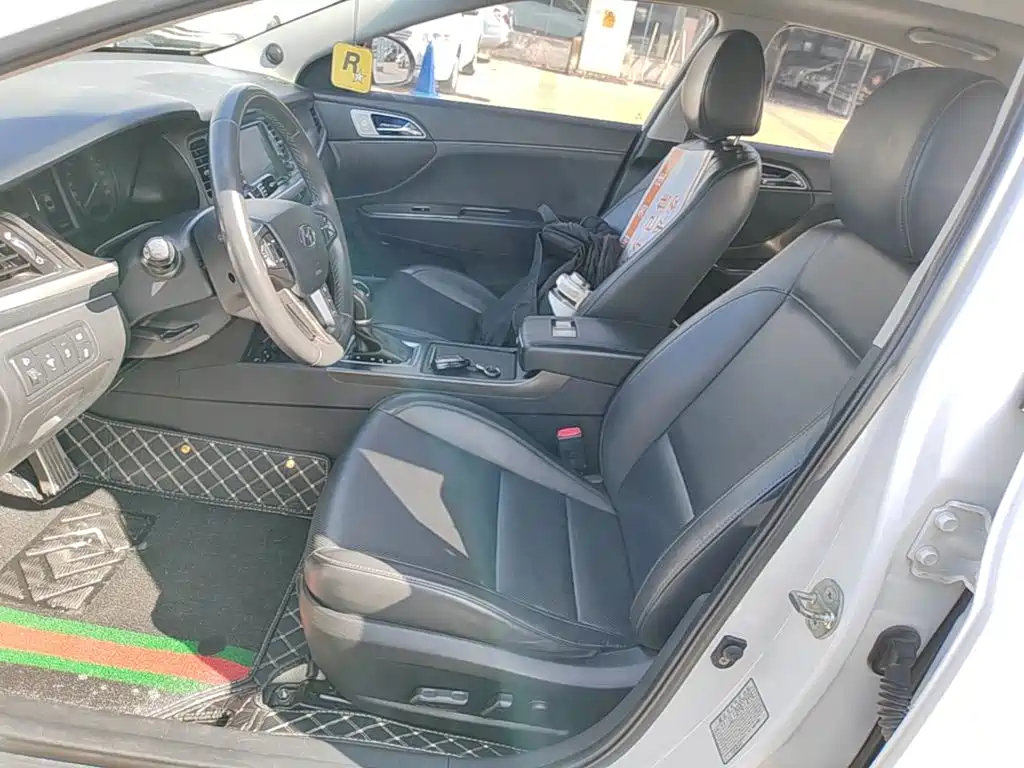 Hyundai Mistra — фото 15