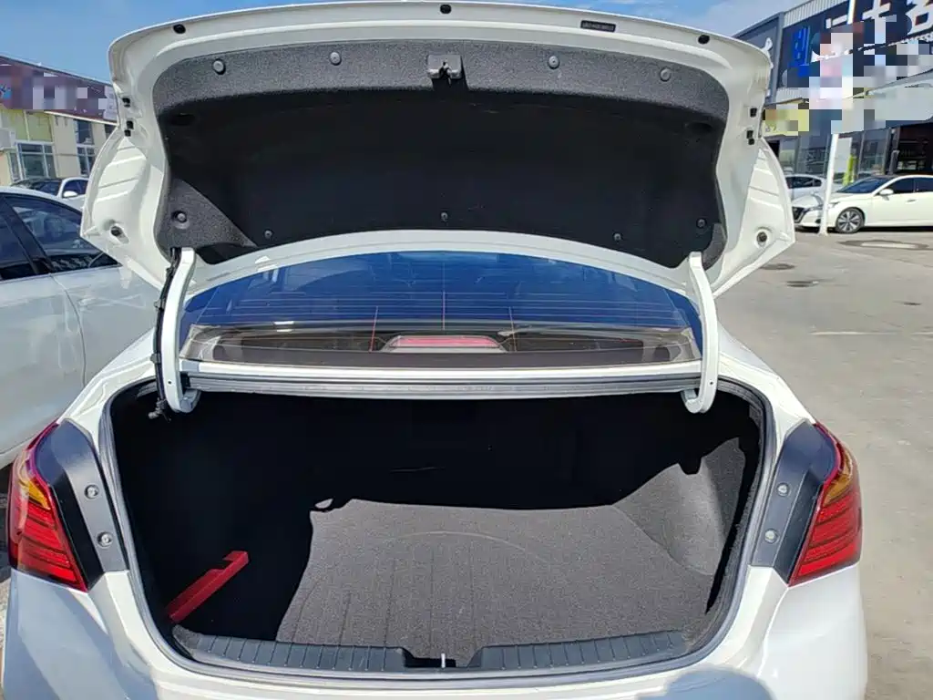 Hyundai Mistra — фото 19