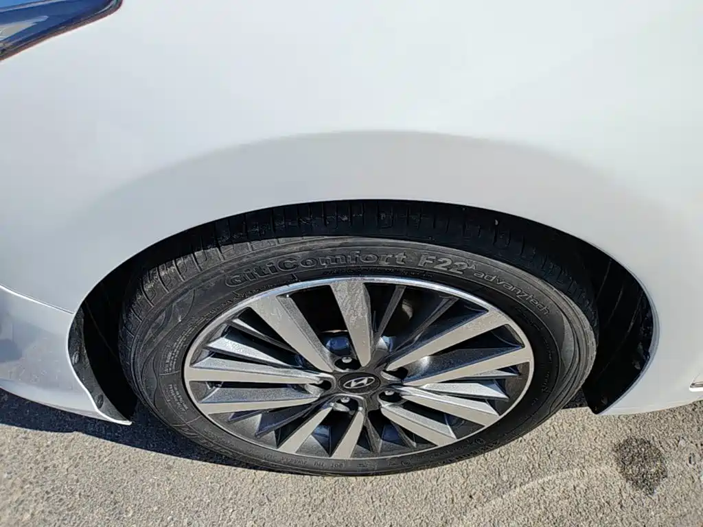 Hyundai Mistra — фото 23