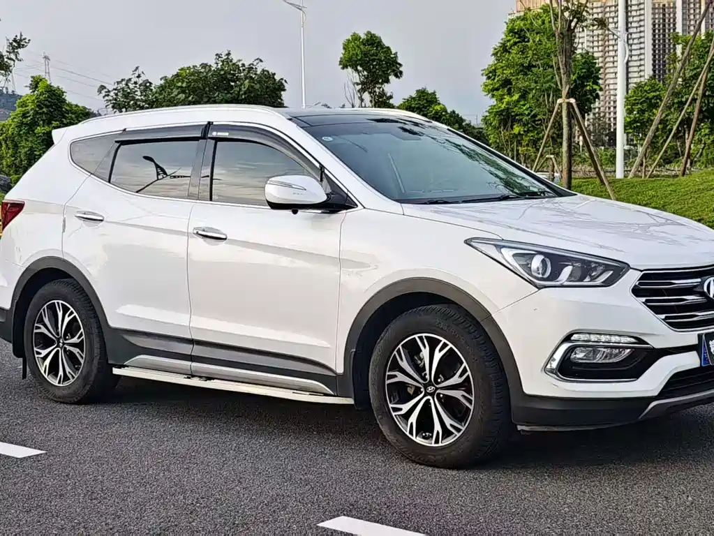 Hyundai Santa Fe — фото 3