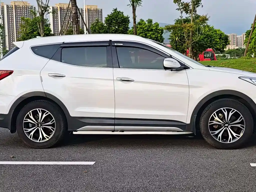 Hyundai Santa Fe — фото 4