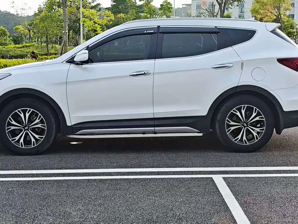 Hyundai Santa Fe — фото 7