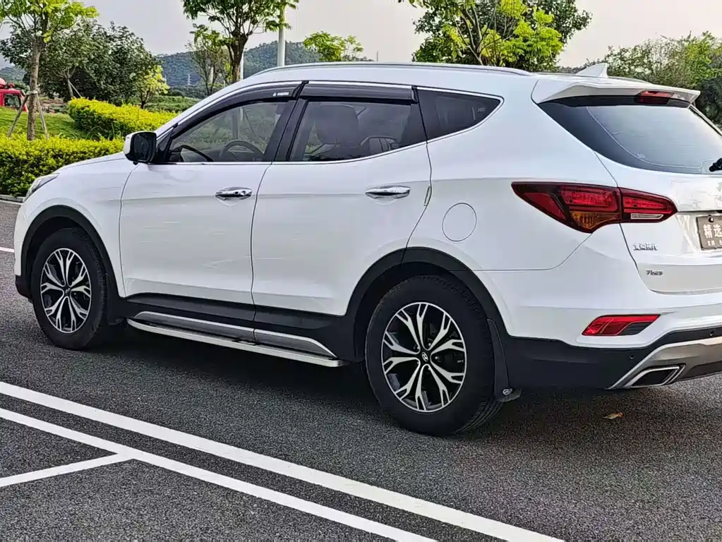 Hyundai Santa Fe — фото 8