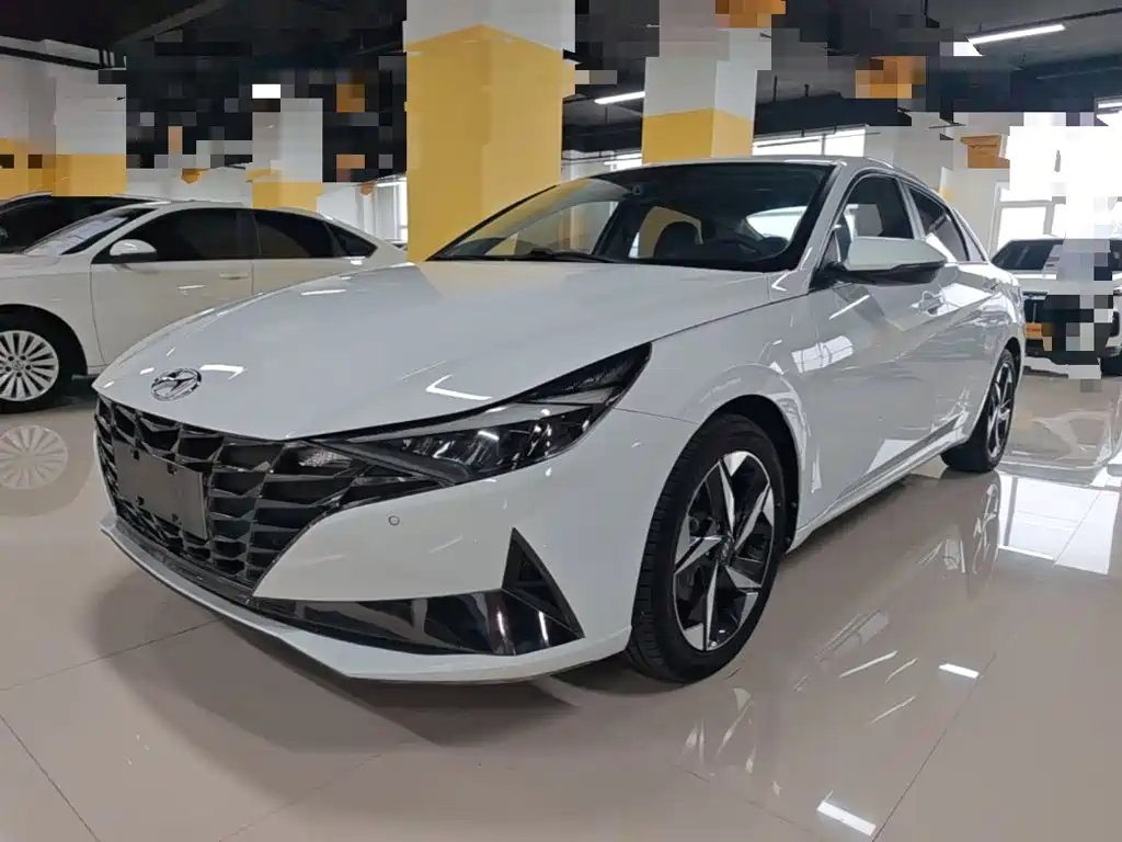 Hyundai Elantra — фото 2