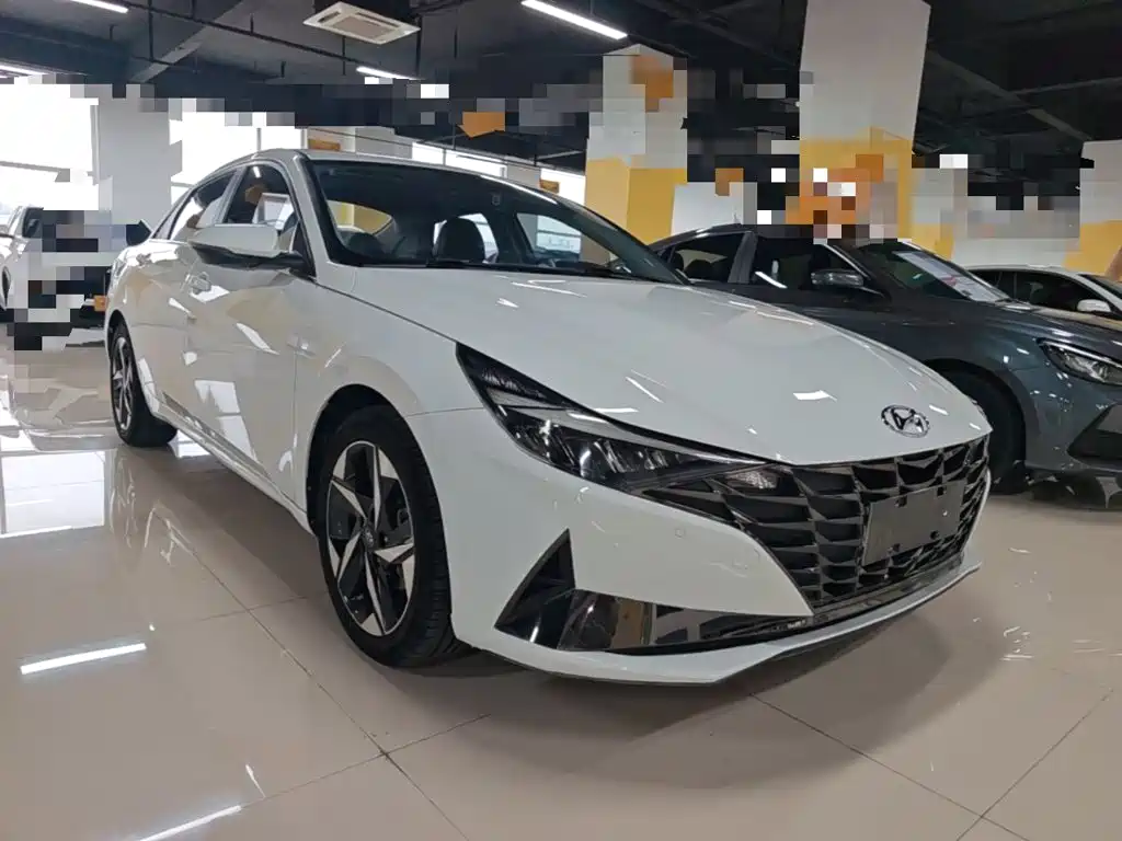 Hyundai Elantra — фото 4