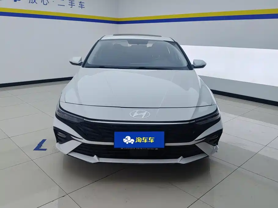 Hyundai Elantra — фото 2